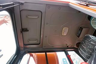 黔丞75W-8E挖掘机局部