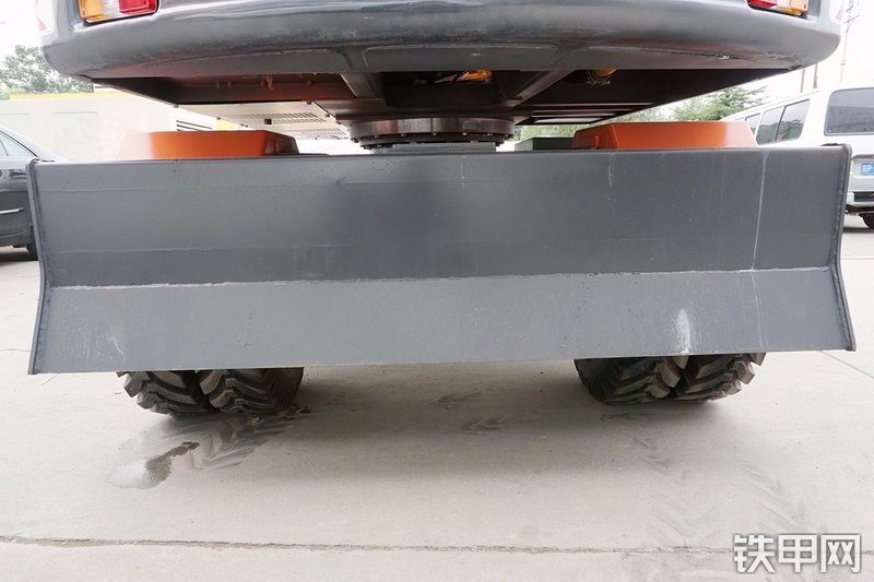 黔丞75W-9挖掘机局部