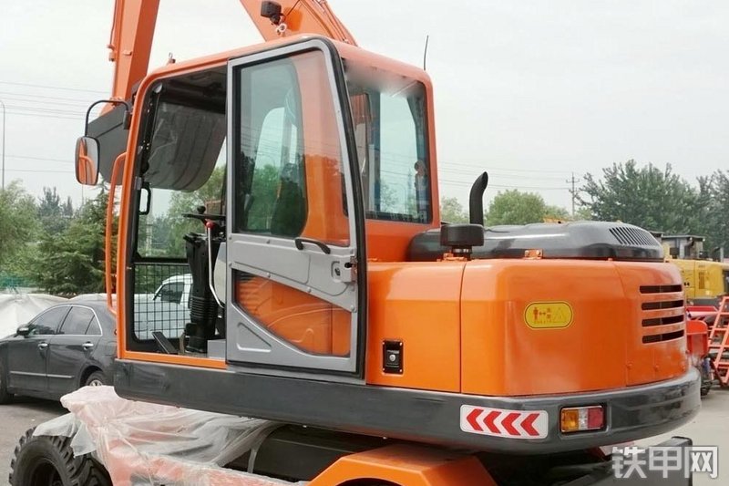 黔丞75W-9挖掘机整机外观