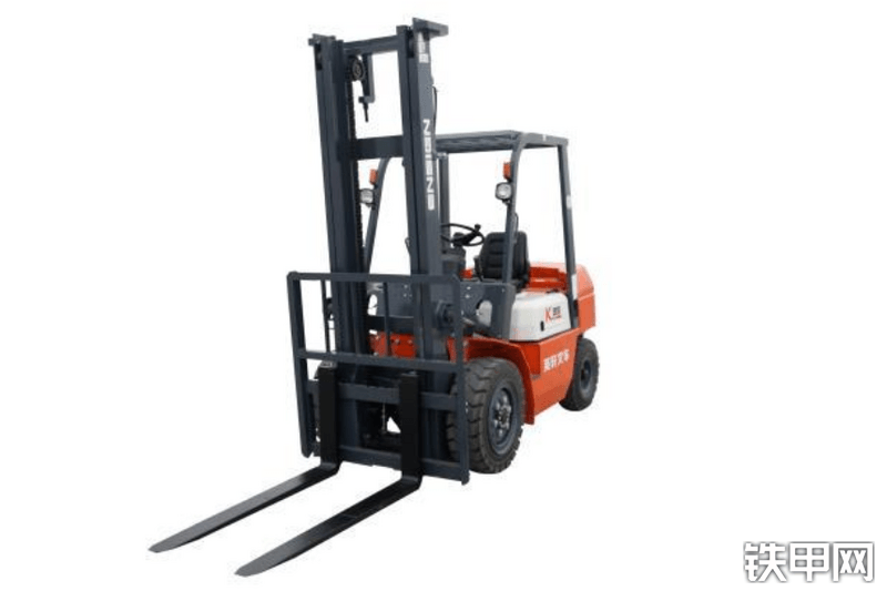 英轩重工K35叉车整机外观