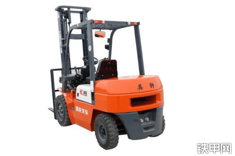 英轩重工K35叉车整机外观