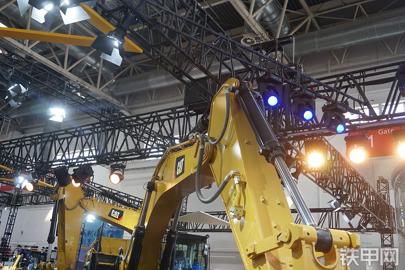 卡特彼勒新一代CAT®349 液压挖掘机局部