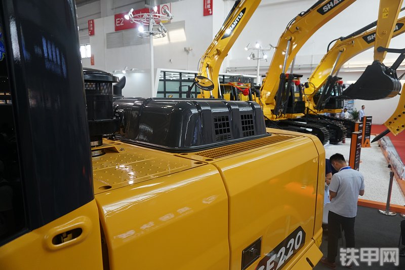 山推SE220-9挖掘机局部