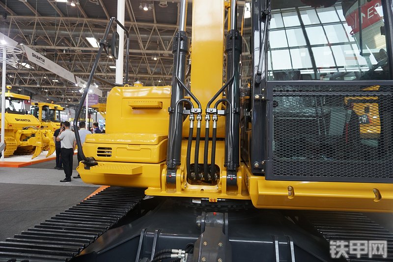 山推SE150-9挖掘机局部