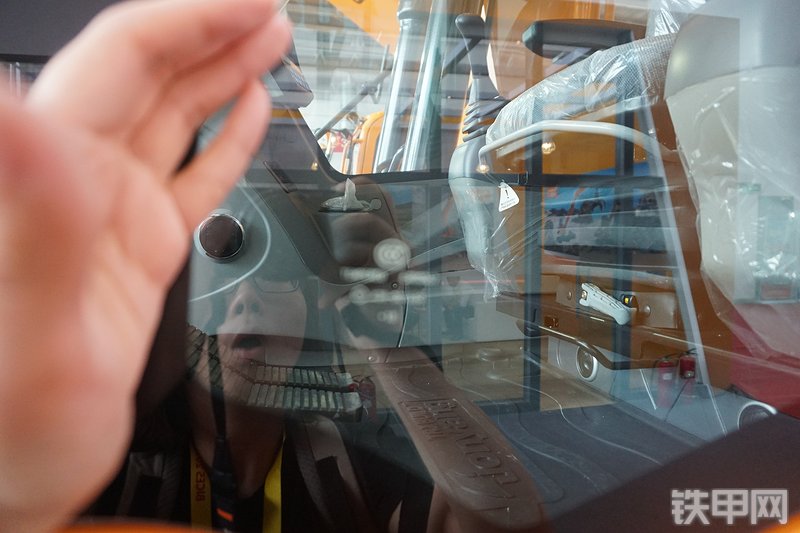 詹阳重工JY615F挖掘机局部