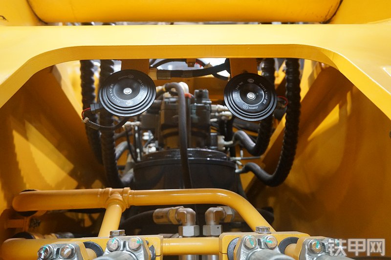 山推SE370LC-9W挖掘机局部