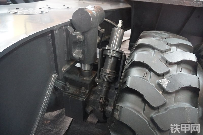 詹阳重工JYL621E-C挖掘机局部