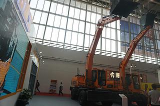 詹阳重工JYL621E-C挖掘机整机外观