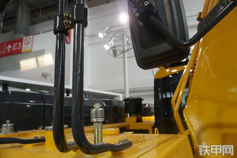 山推SE370LC-9W挖掘机局部