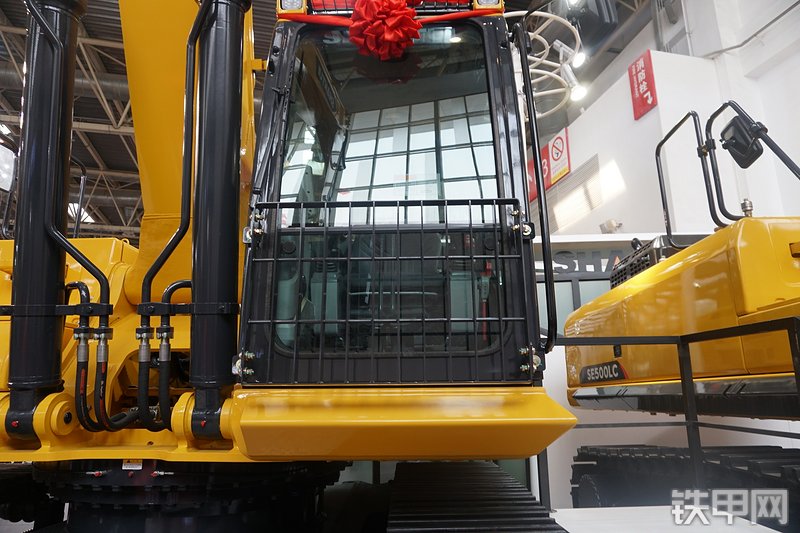 山推SE370LC-9W挖掘机局部