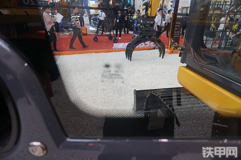 山推SE85-9挖掘机局部