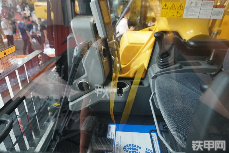 山推SE370LC-9W挖掘机局部