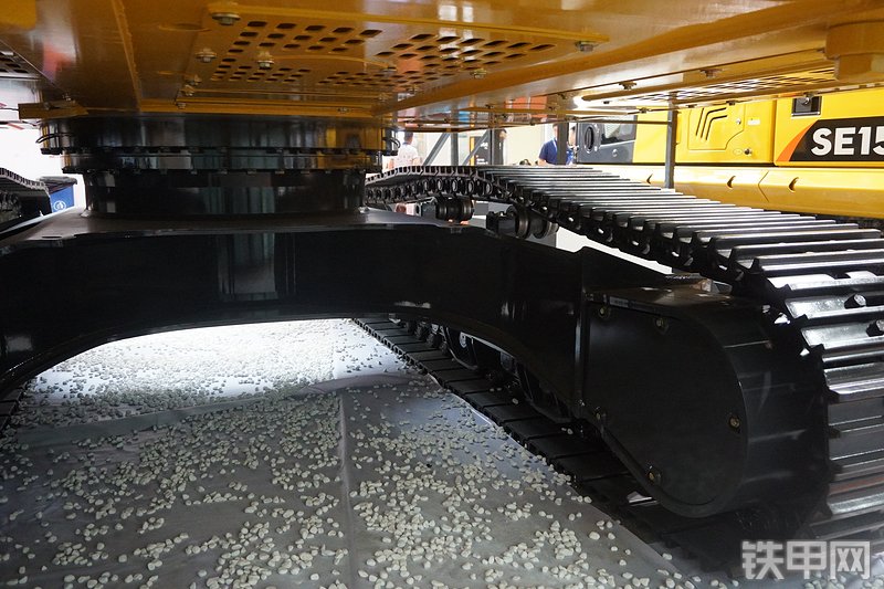 山推SE370LC-9W挖掘机局部