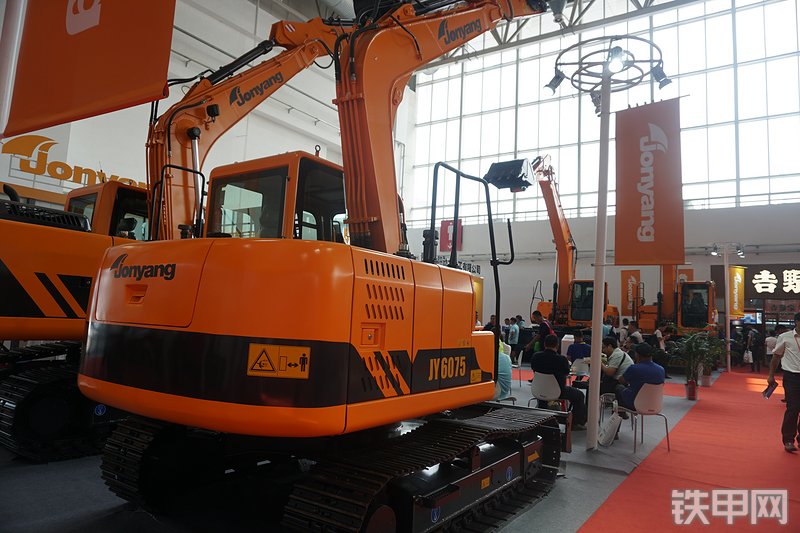 詹阳重工JY6075挖掘机整机外观