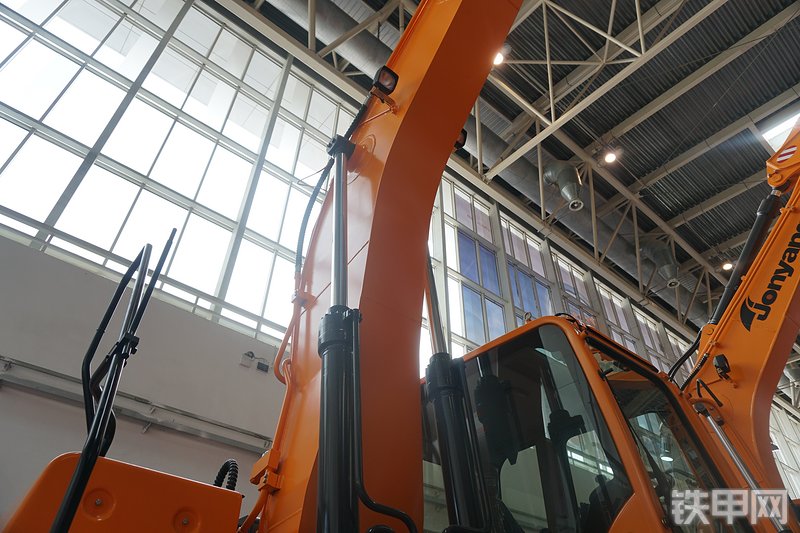 詹阳重工JYL621E-C挖掘机局部