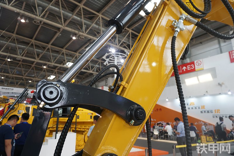 山推SE85-9挖掘机局部