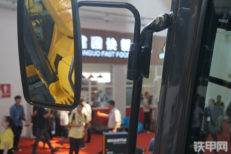 山推SE150-9挖掘机局部