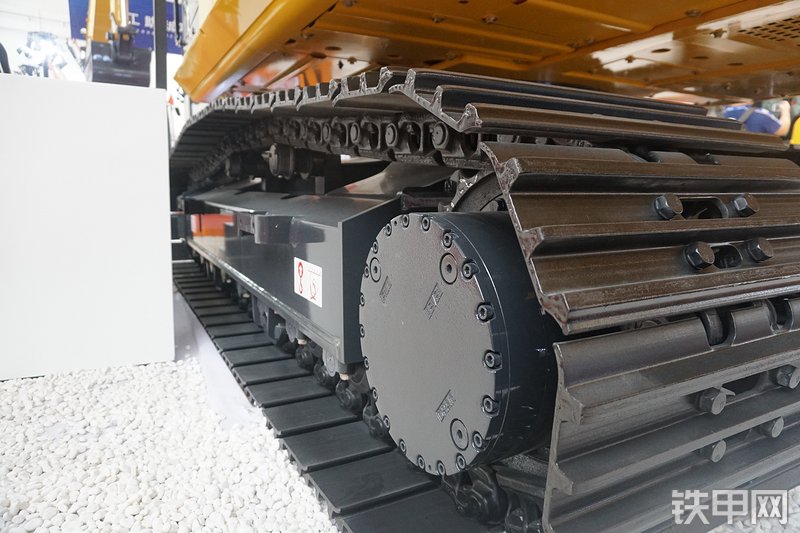 山推SE220-9挖掘机局部