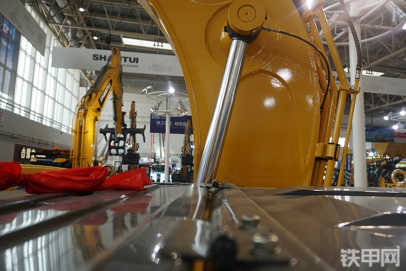 山推SE150-9挖掘机局部