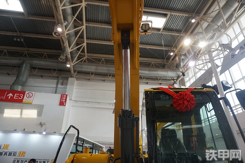 山推SE85-9挖掘机局部