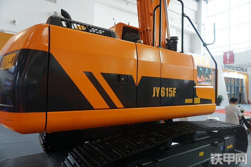 詹阳重工JY615F挖掘机整机外观