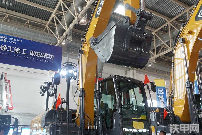 徐工XE150WD挖掘机整机外观