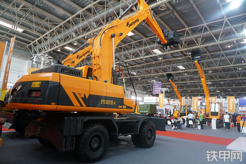 詹阳重工JYL621E-C挖掘机整机外观