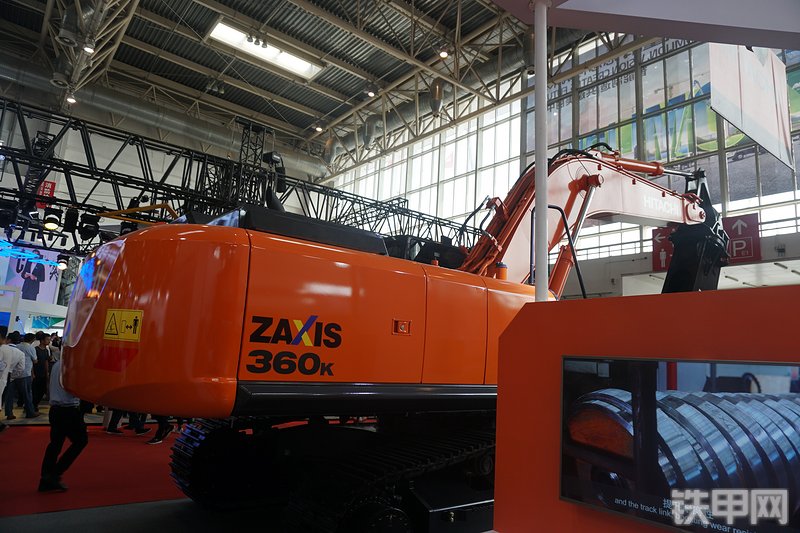 日立ZX360K-5A挖掘机整机外观