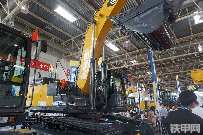 徐工XE490DK挖掘机整机外观