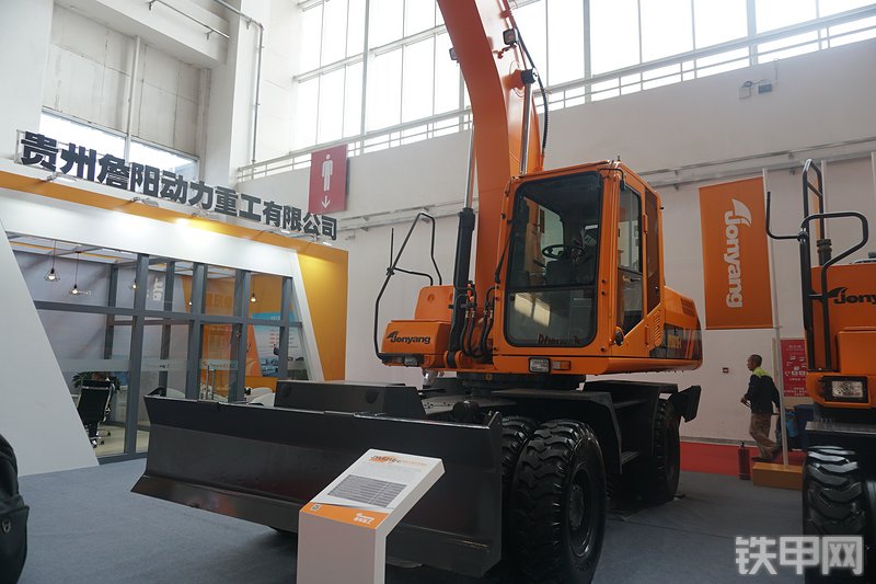 詹阳重工JYL621E-C挖掘机整机外观