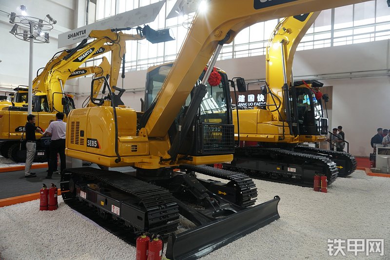 山推SE85-9挖掘机整机外观