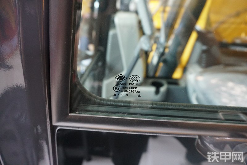 山推SE150-9挖掘机局部