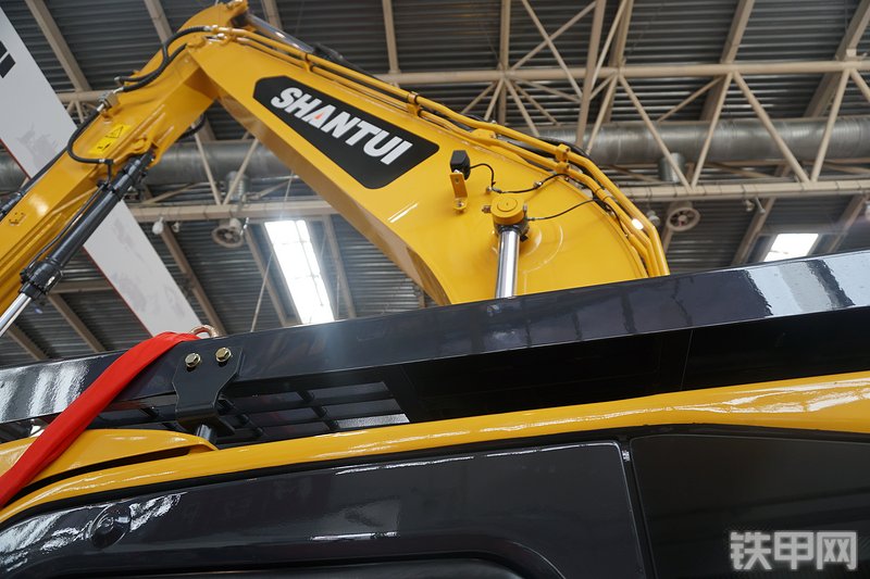 山推SE220-9挖掘机局部