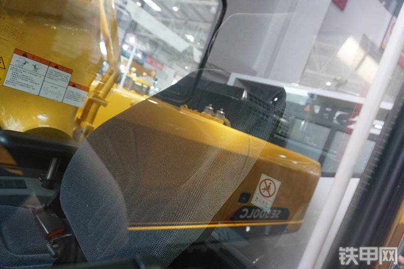 山推SE370LC-9W挖掘机局部