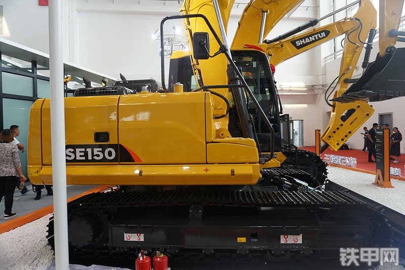 山推SE150-9挖掘机整机外观