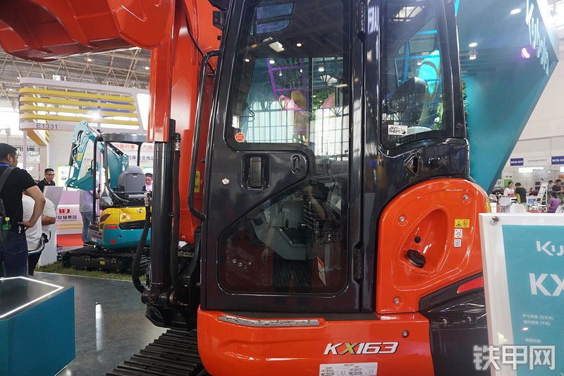 久保田KX163-5挖掘机局部