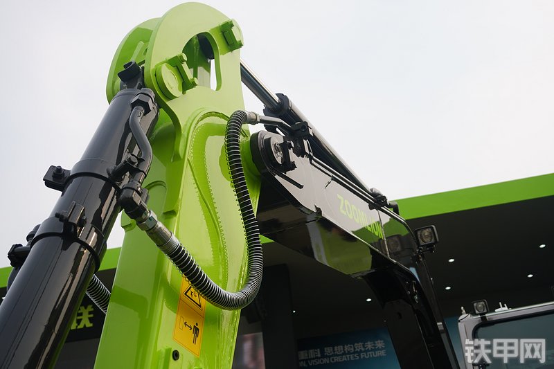 中联重科ZE60E-10挖掘机局部