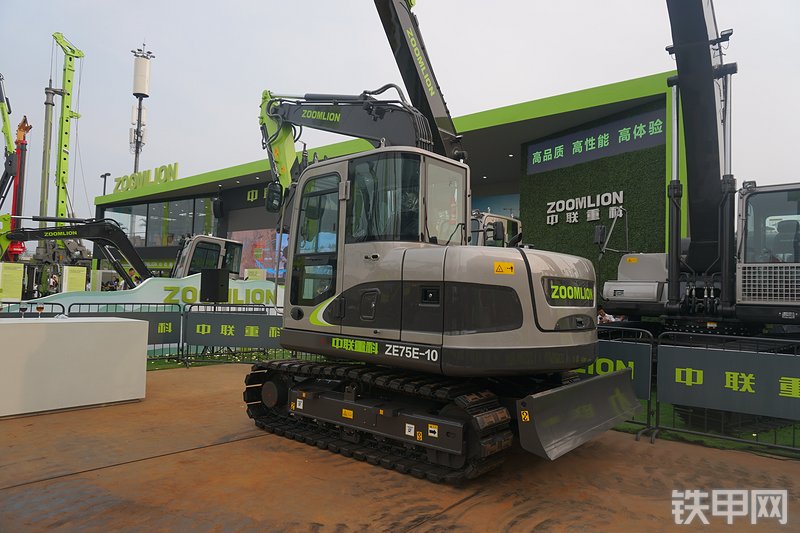 中联重科ZE75E-10挖掘机整机外观