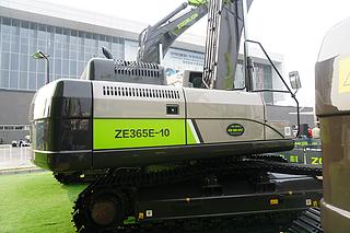 中联重科ZE365E-10挖掘机整机外观