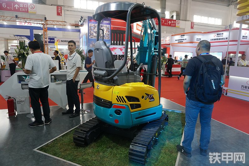 久保田U17-5挖掘机整机外观