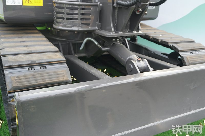 中联重科ZE60E-10挖掘机局部