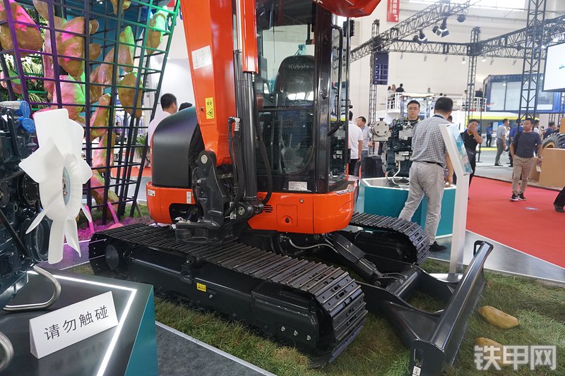 久保田KX163-5挖掘机局部