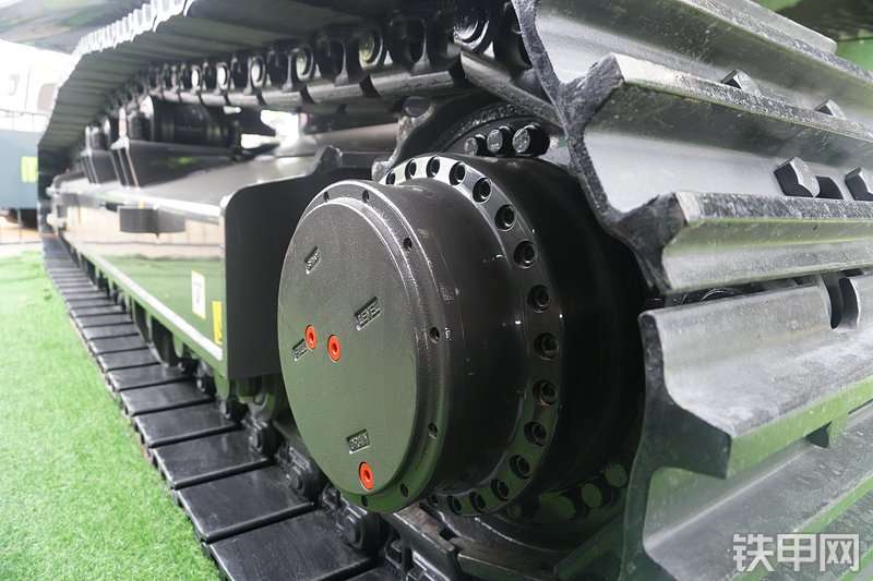 中联重科ZE365E-10挖掘机局部