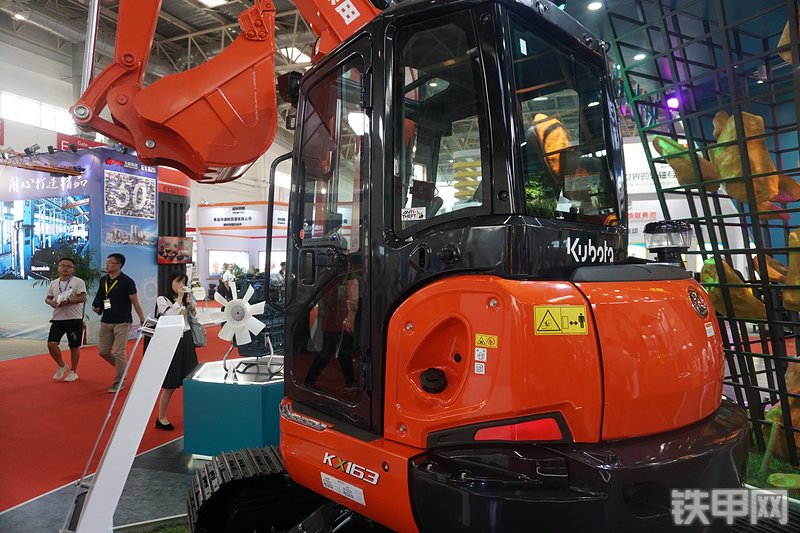 久保田KX163-5挖掘机局部