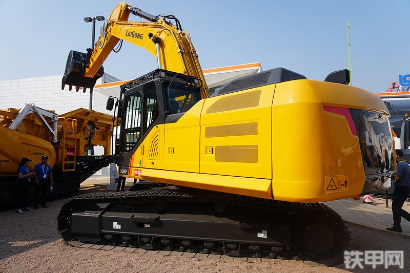 柳工CLG936F挖掘机整机外观