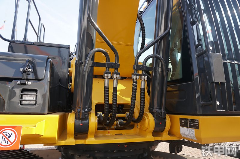 柳工CLG936F挖掘机局部