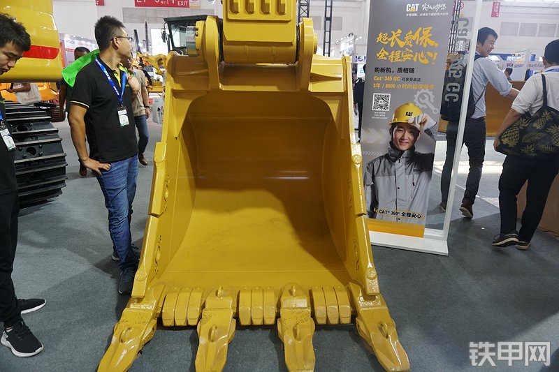 卡特彼勒新一代CAT®345 GC 液压挖掘机局部