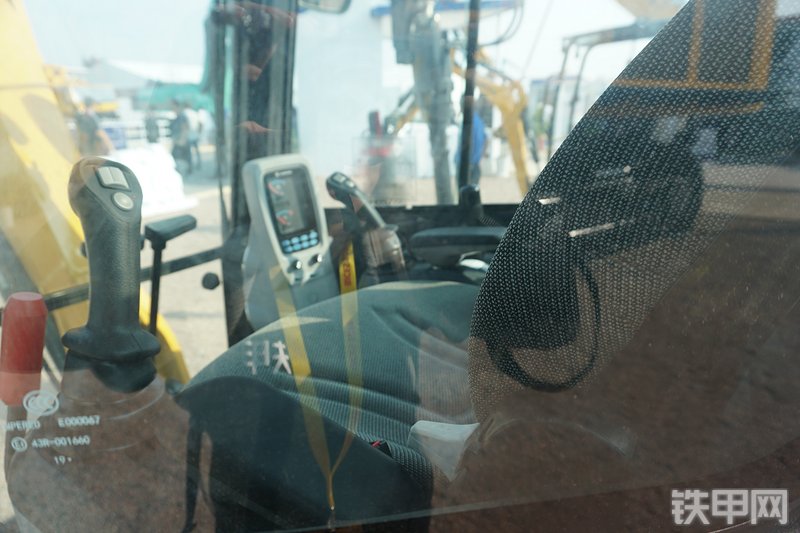 柳工CLG9025FZTS挖掘机局部