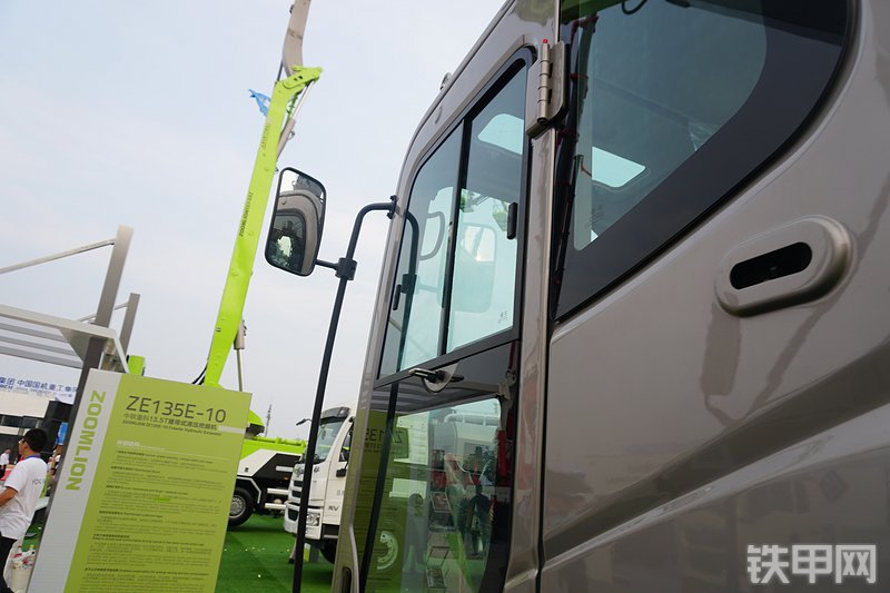 中联重科ZE155E-10挖掘机局部