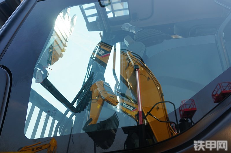 三一重工SY415H挖掘机局部